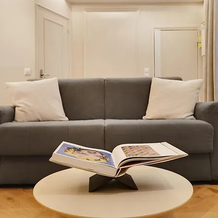 Apartment Off Majesti Upper Marais Apartment- Rue Du Faubourg Saint-martin Paris