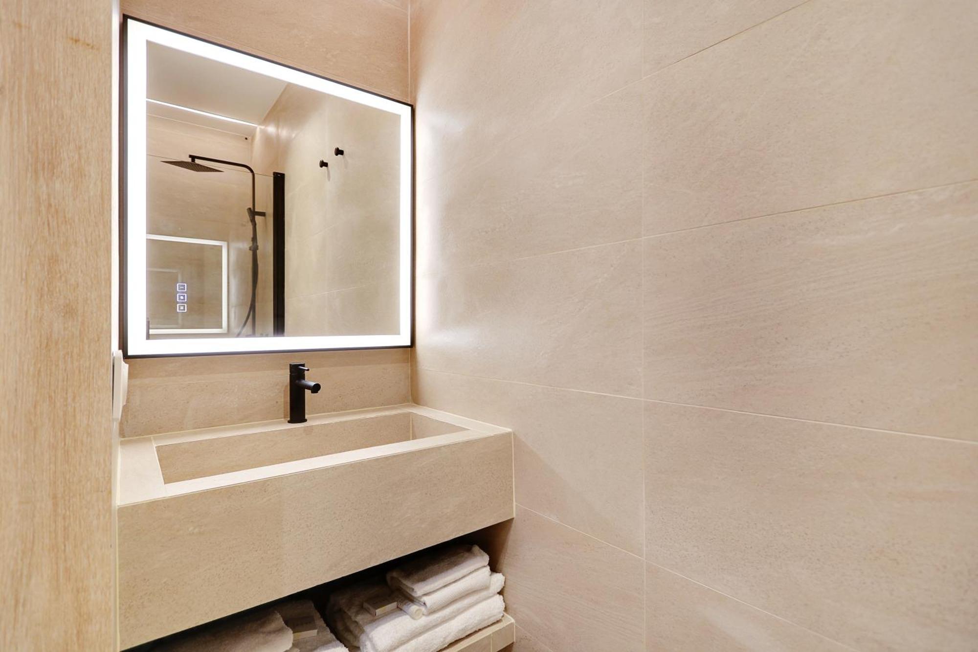 Off Majesti Upper Marais Apartment- Rue Du Faubourg Saint-martin Appartamento *